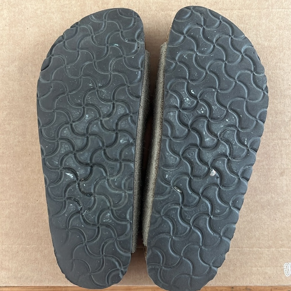 BIRKENSTOCK Arizona size 37 tan color - Picture 3 of 17